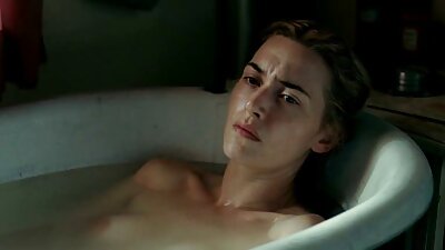 Szenvedélyes nő csatlakozott a magyarul beszélő szex filmek barátai az ágyban